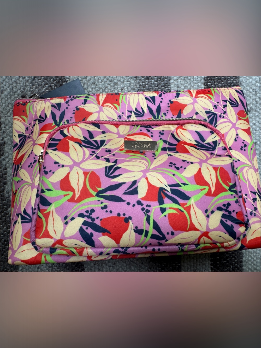 Jones New York Floral Zip Travel cosmetic bag .